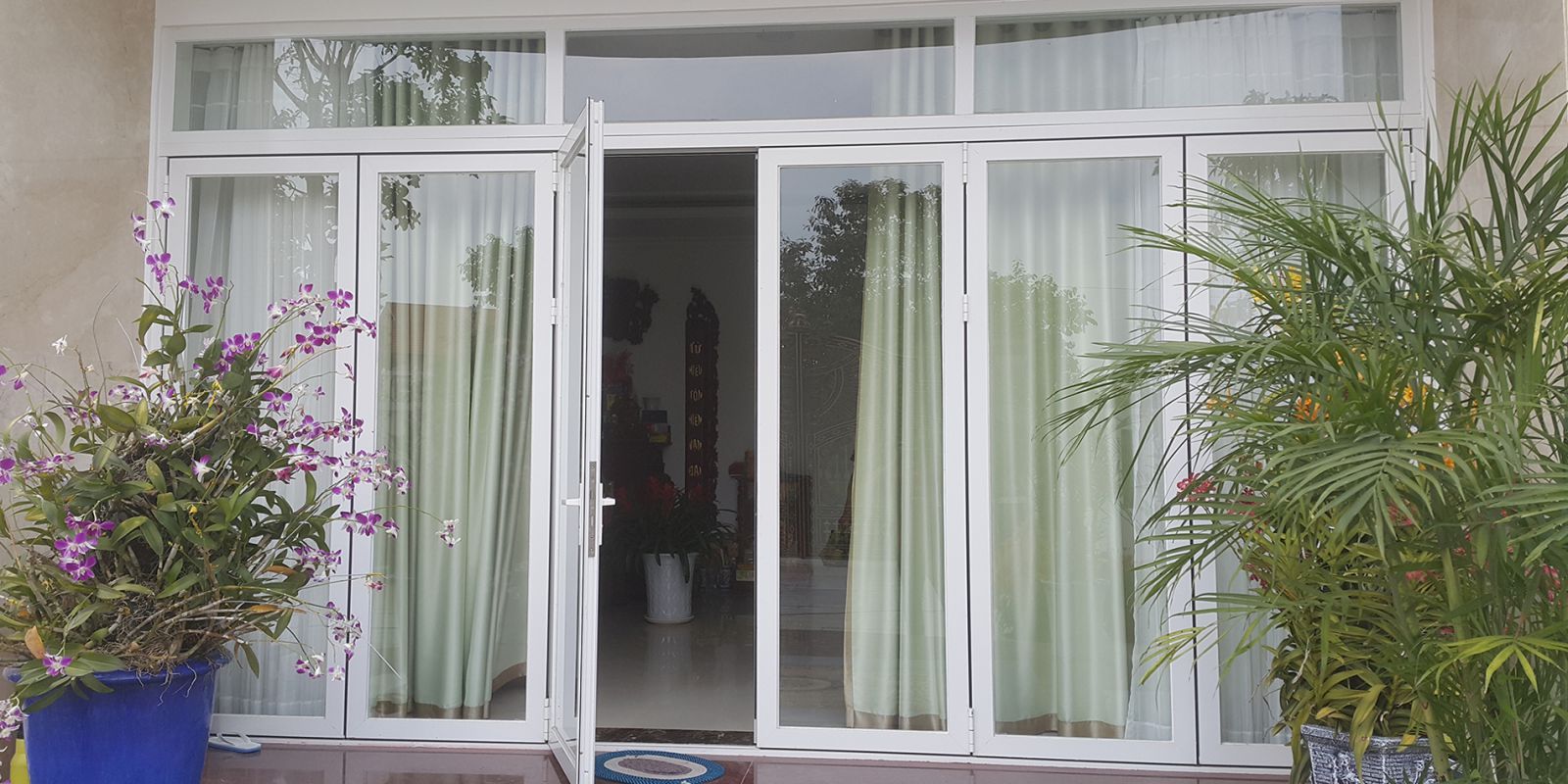 Phụ kiện đi kèm với cửa Để nâng cao chất lượng và giá trị cửa nhôm kính H